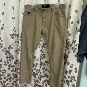 Oakley Khaki in color pants slim fit 36 x 32